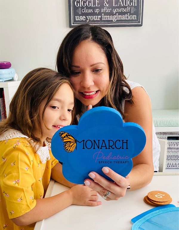Monarch Speech Speech therapist with child
